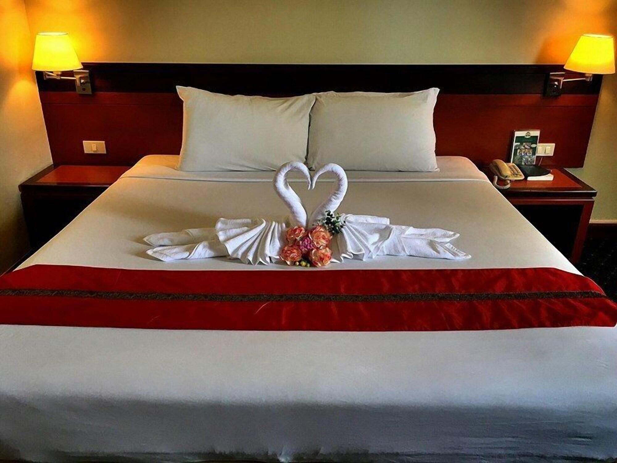 Hatyai Golden Crown Hotel Хатъяй Экстерьер фото