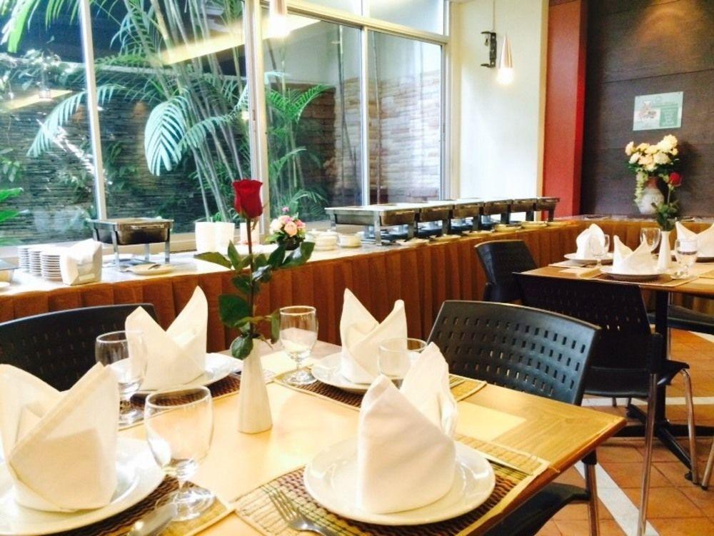 Hatyai Golden Crown Hotel Хатъяй Экстерьер фото