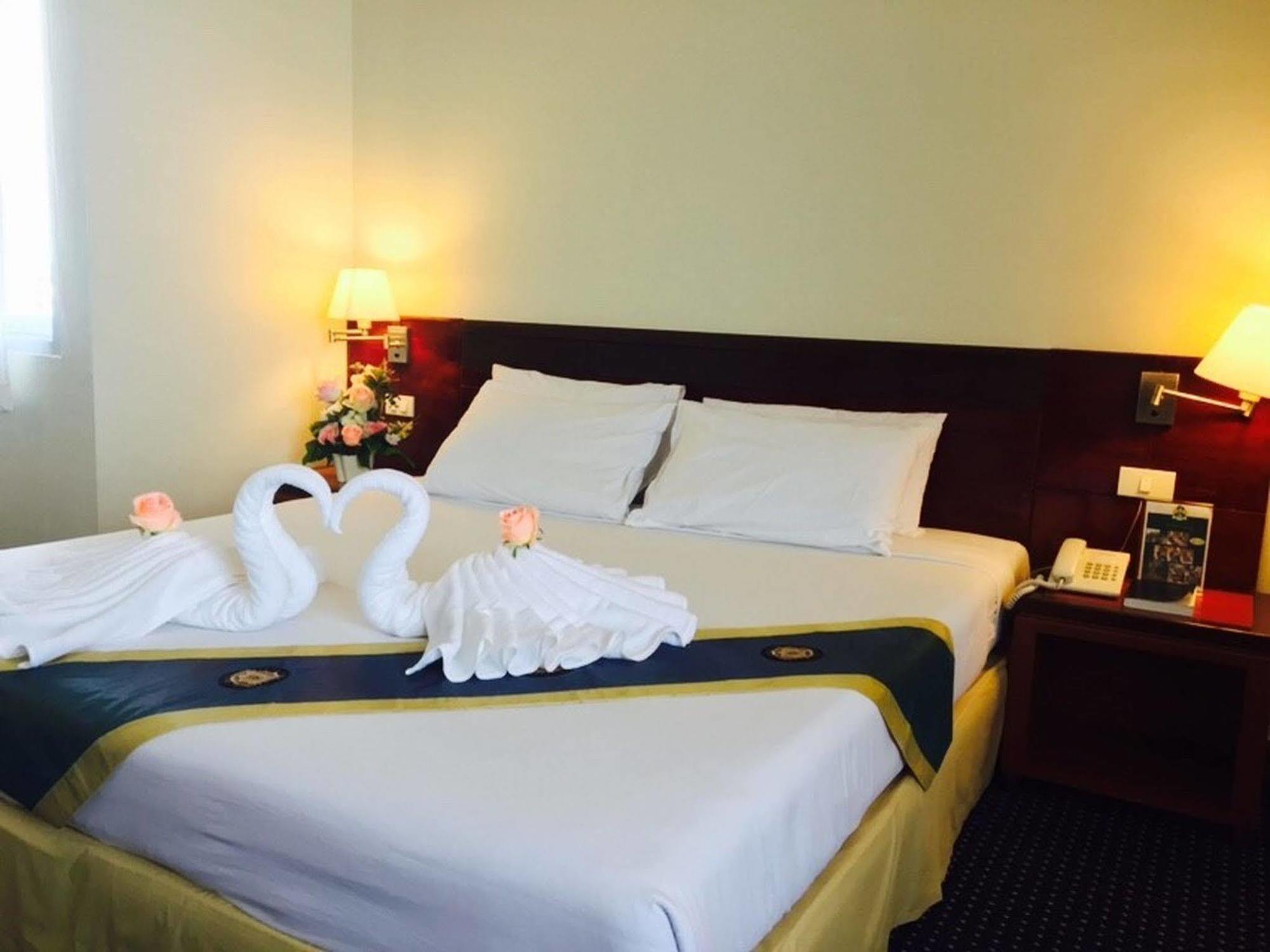 Hatyai Golden Crown Hotel Хатъяй Экстерьер фото